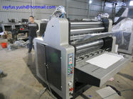 Pneumatyczny hydrauliczny laminator kartonu 100 ~ 500 g / m2 Laminowanie kartonu Wysoka precyzja